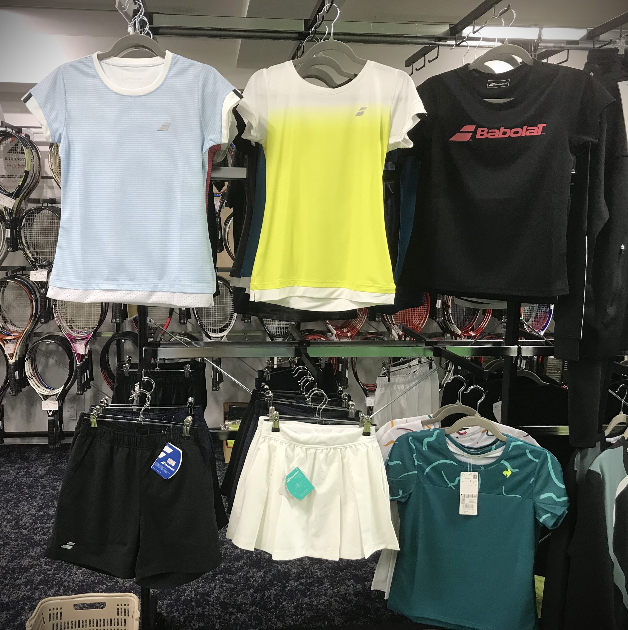 レディース テニスウェアが入荷しました！