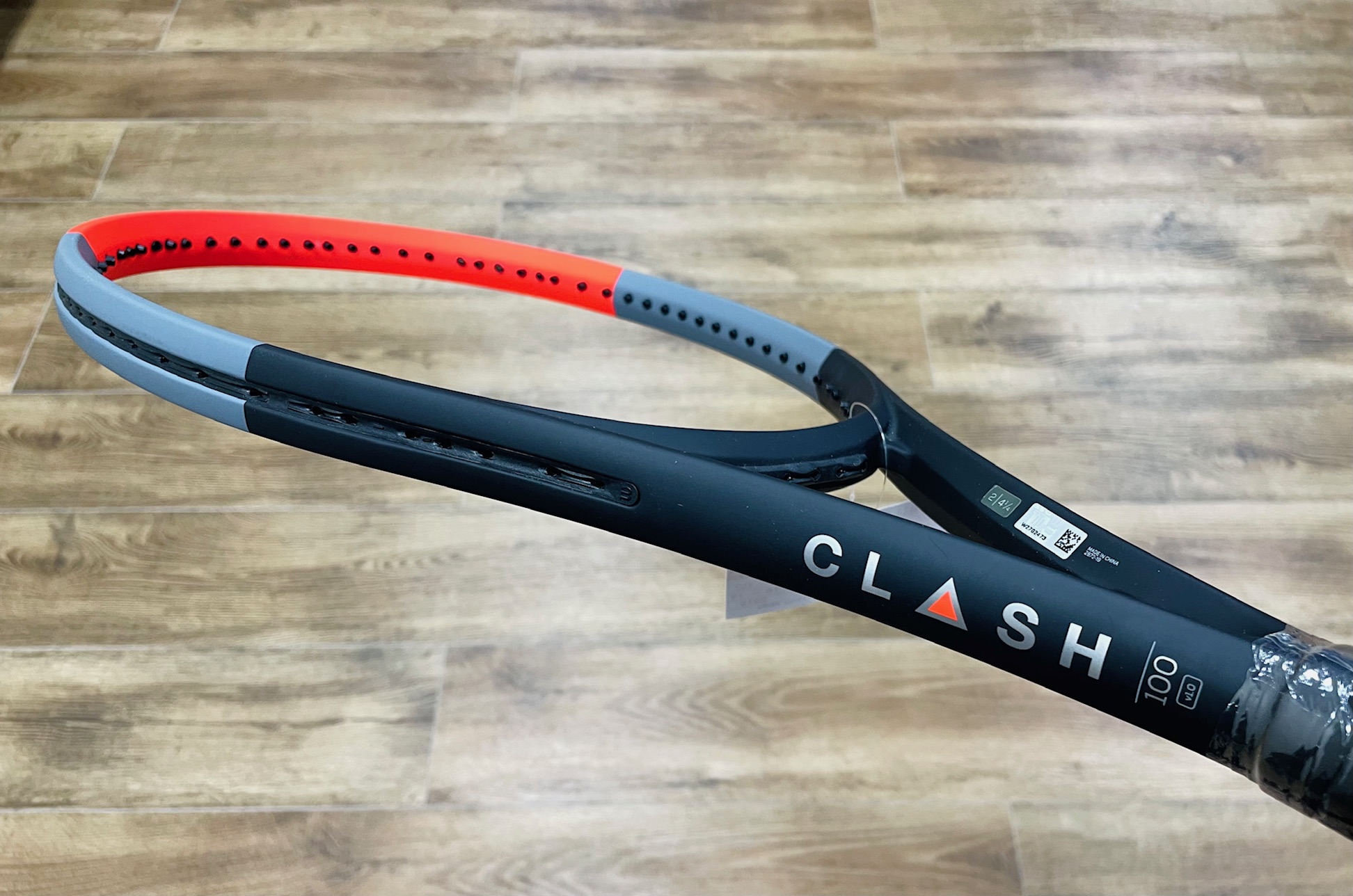 今週のオススメ中古ラケット｛CLASH 100・PURE DRIVE 2012｝(The introduction of our rackets)